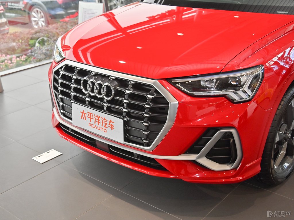探戈紅奧迪Q3車頭外觀圖片