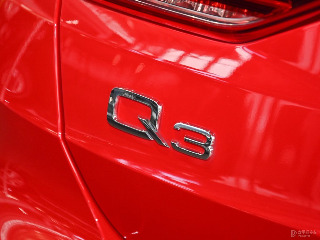 探戈紅奧迪Q3車(chē)尾外觀圖片