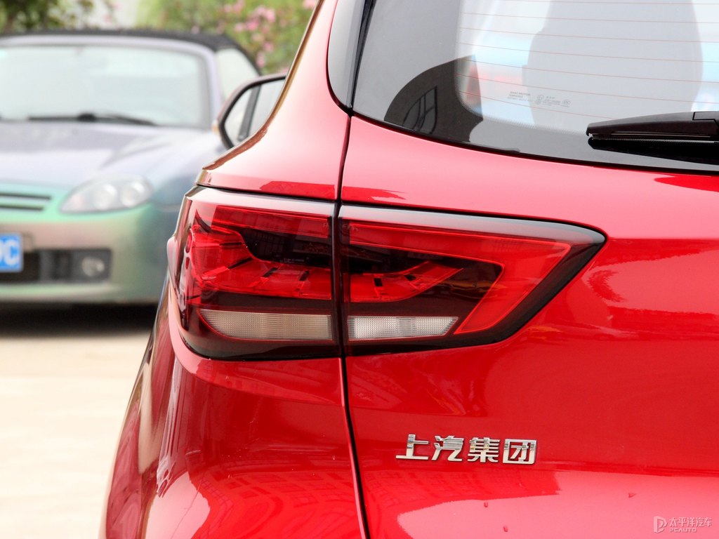 極速紅名爵ZS車尾外觀圖片