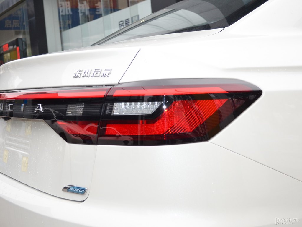 珠光白啟辰D60車尾外觀圖片