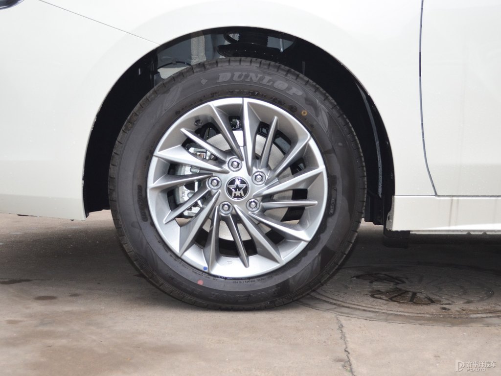 珠光白啟辰D60車身外觀圖片
