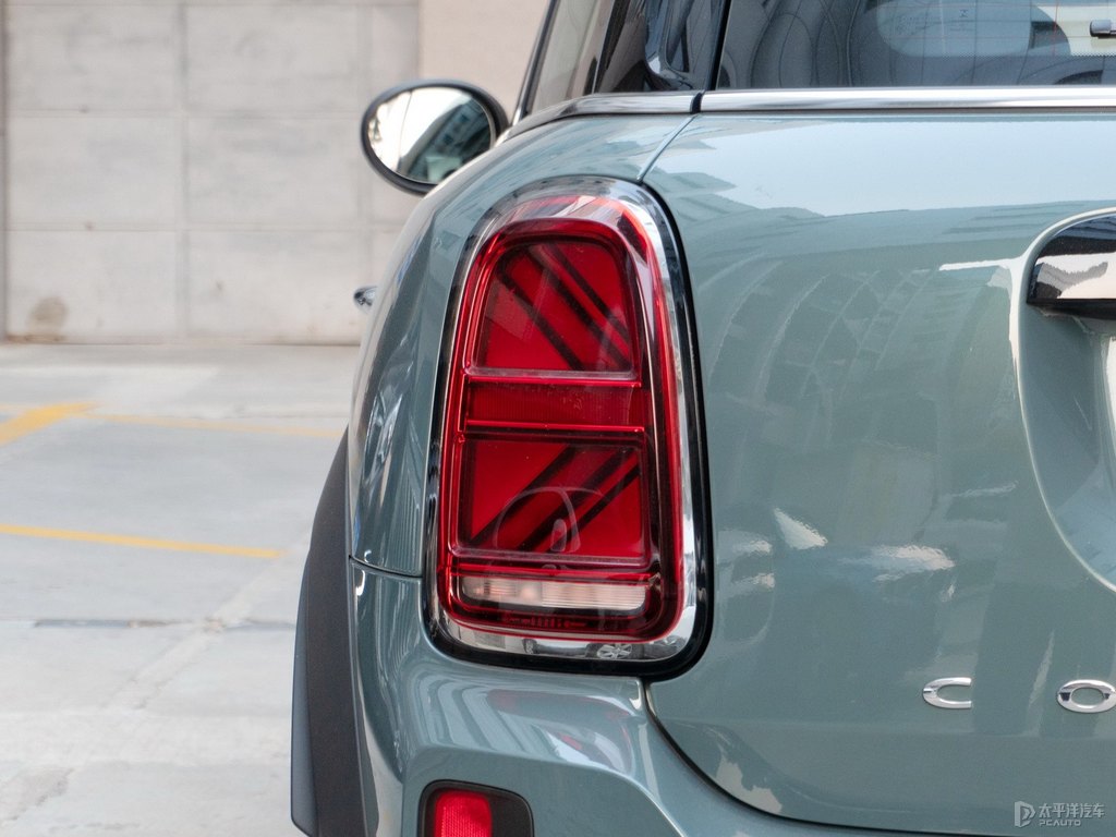 ȼMINI COUNTRYMAN܇β^DƬ
