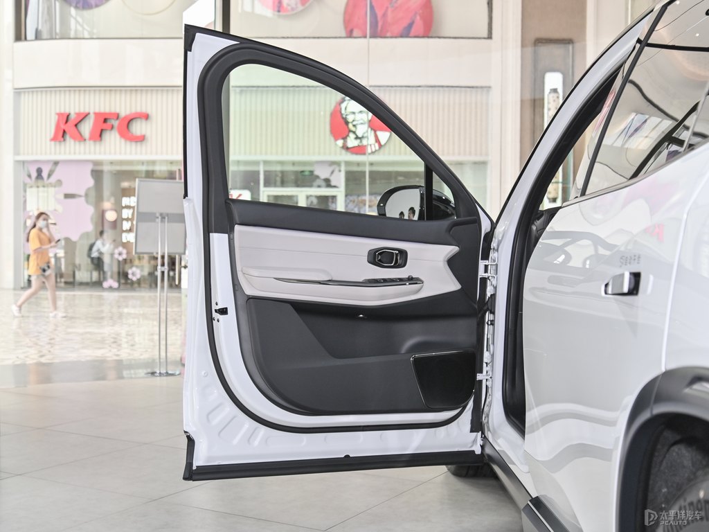 云白蔚來ES8車廂內(nèi)飾圖片