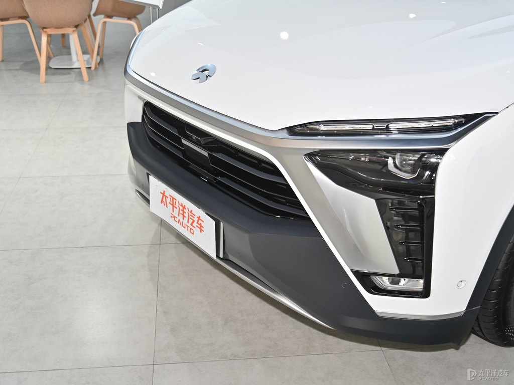 云白蔚來ES8車頭外觀圖片