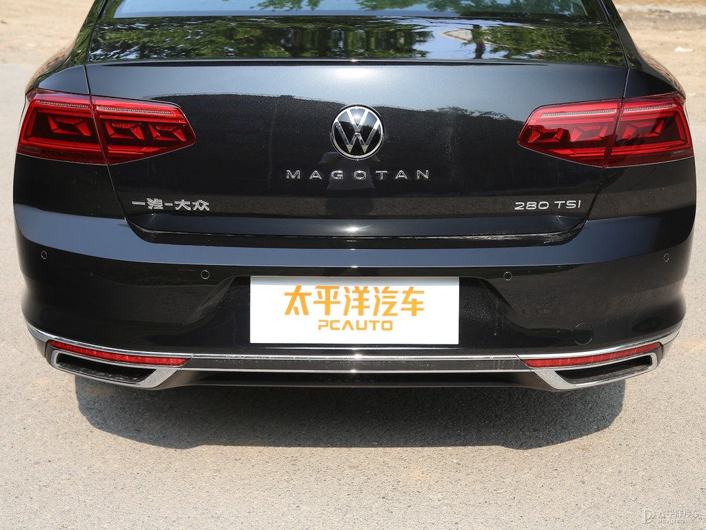 幻影黑邁騰車尾外觀圖片