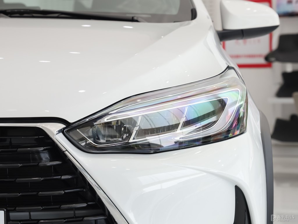 天際白YARiS L 致炫X車頭外觀圖片