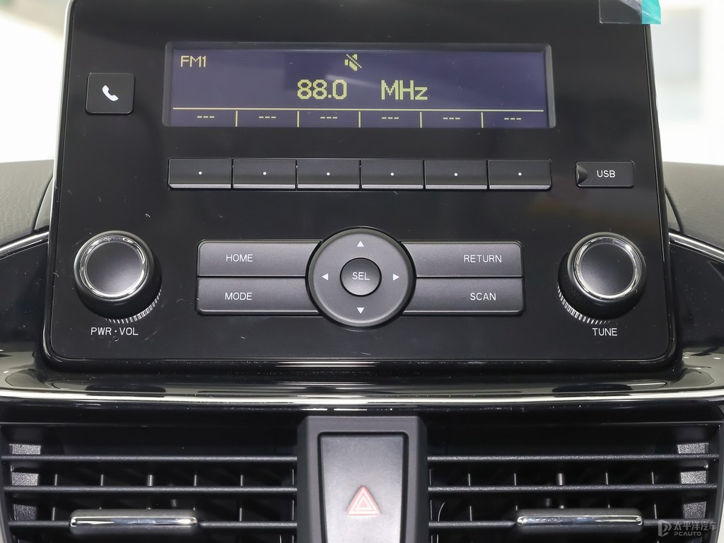 天際白YARiS L 致炫X中控內飾圖片