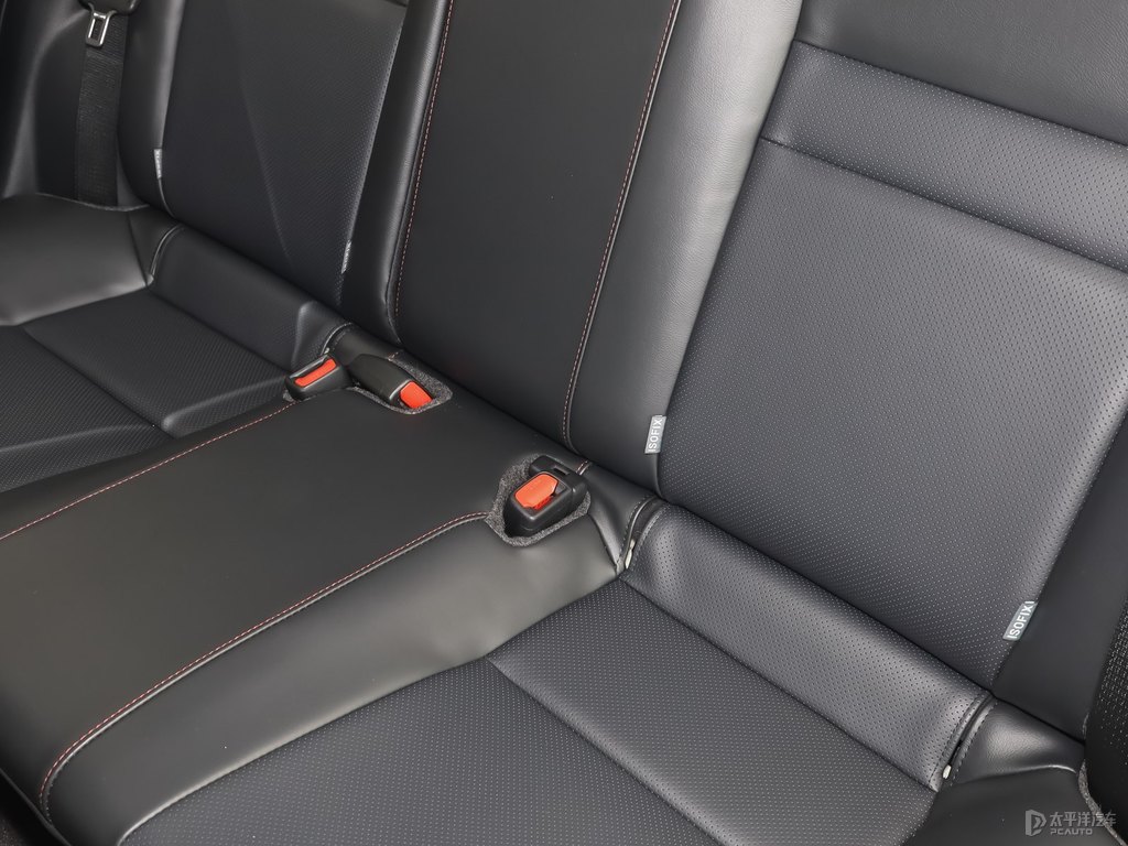 天際白YARiS L 致炫X座椅內(nèi)飾圖片