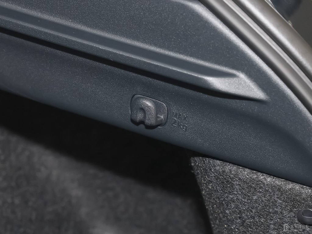 天際白YARiS L 致炫X后備廂空間圖片