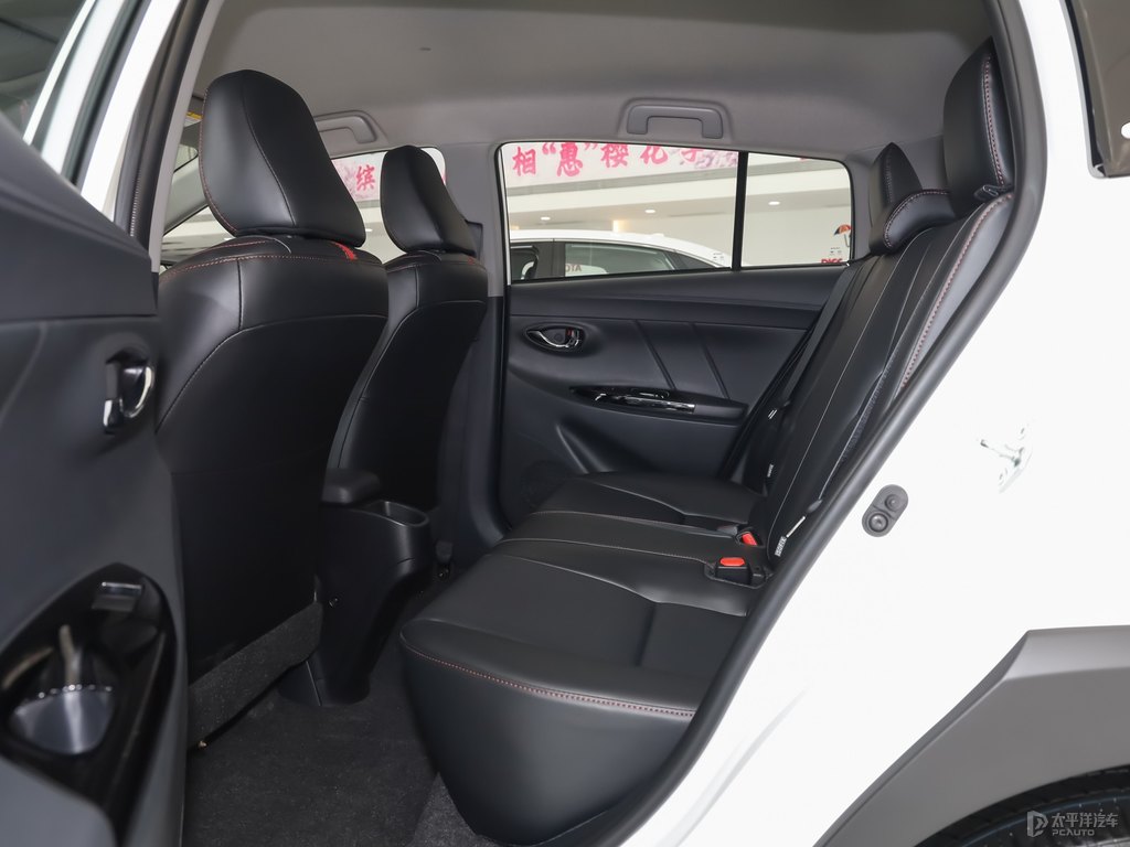 天際白YARiS L 致炫X駕乘空間空間圖片