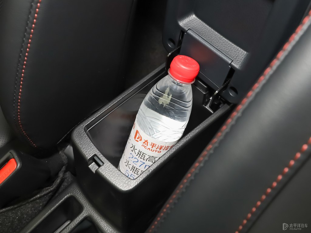 天際白YARiS L 致炫X儲(chǔ)物空間空間圖片
