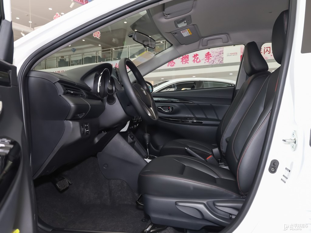 天際白YARiS L 致炫X駕乘空間空間圖片
