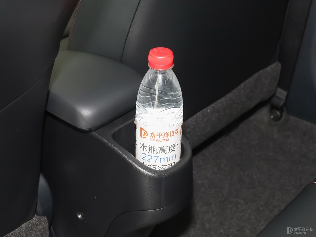 天際白YARiS L 致炫X儲物空間空間圖片