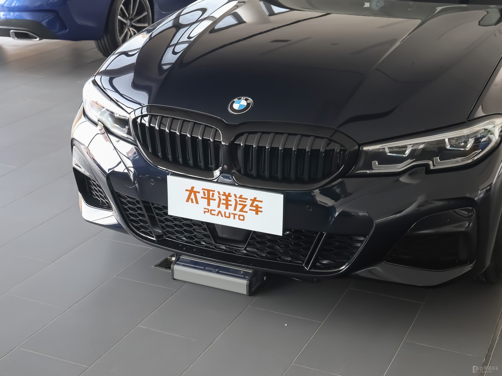 寶馬3系外觀高清大圖