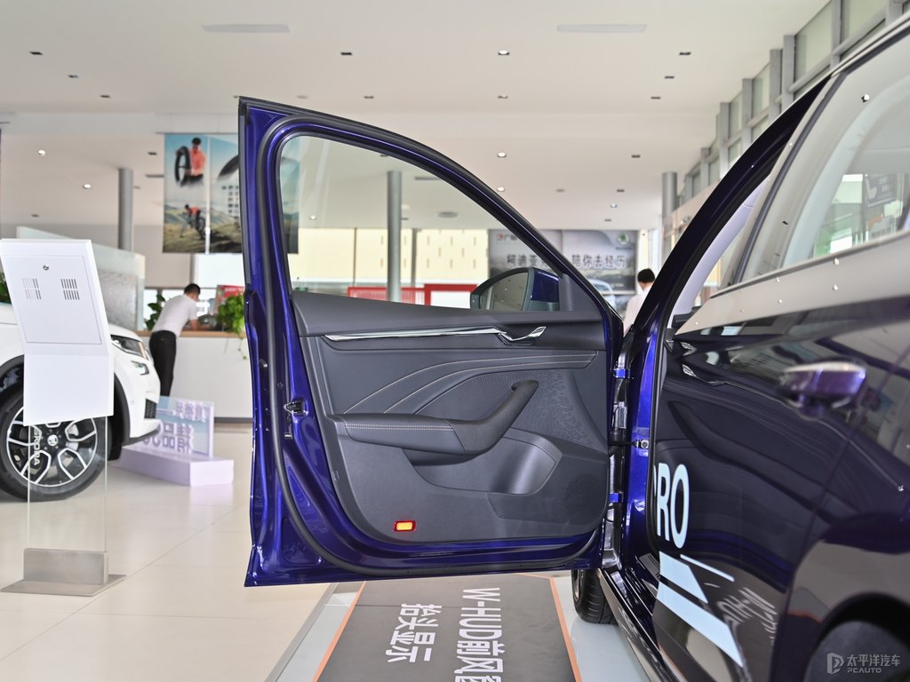 星云藍(lán)明銳車廂內(nèi)飾圖片