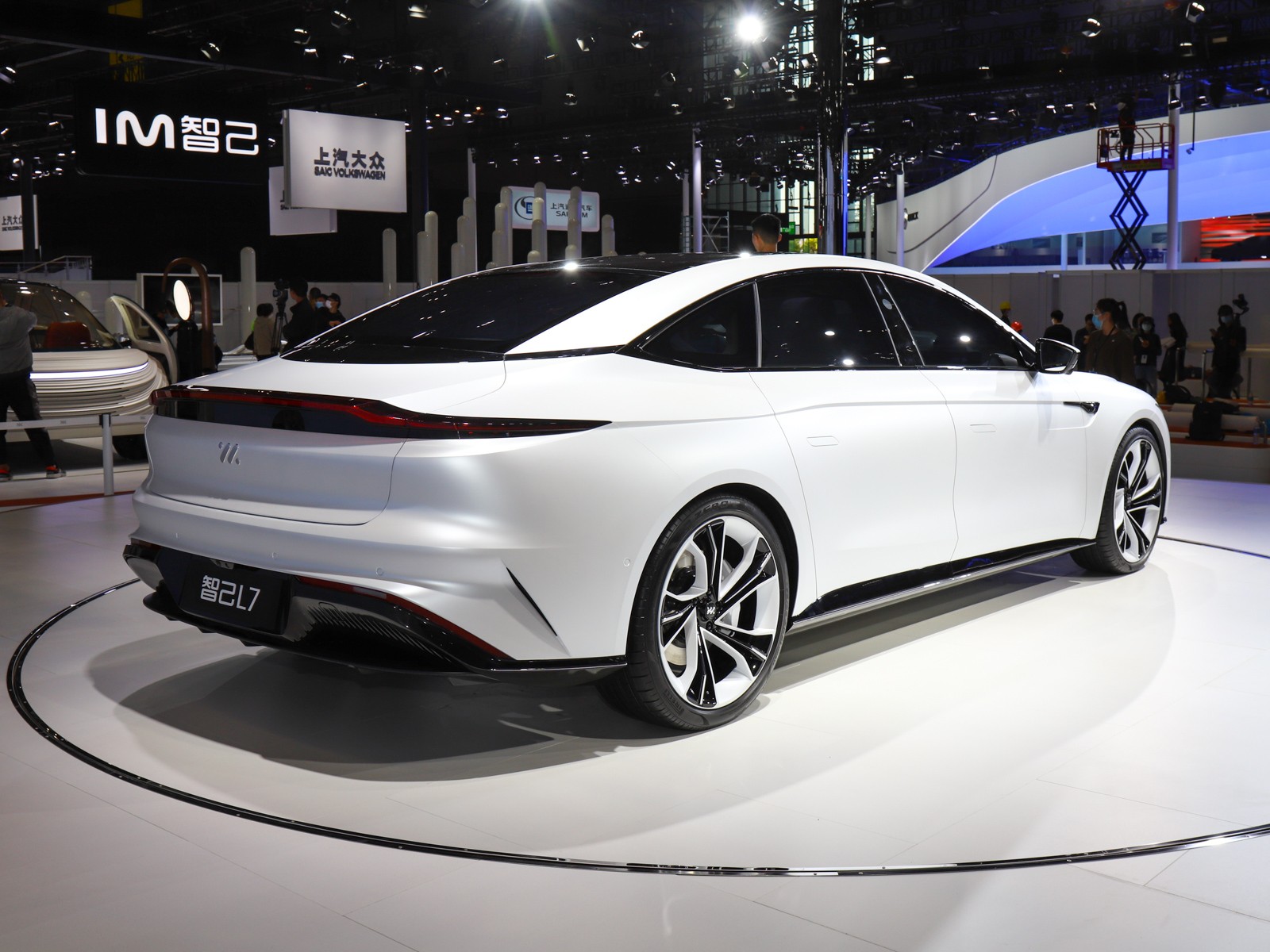 智己L7車展高清大圖