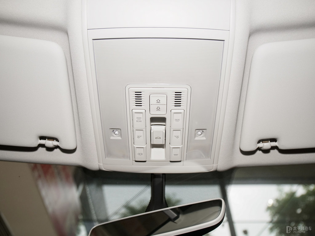 極光白途昂車廂內(nèi)飾圖片