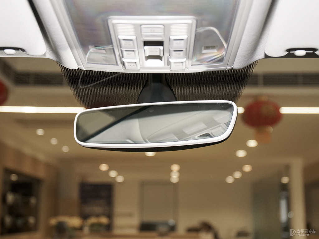 極光白途昂車廂內(nèi)飾圖片