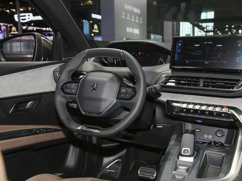 標(biāo)致5008圖片