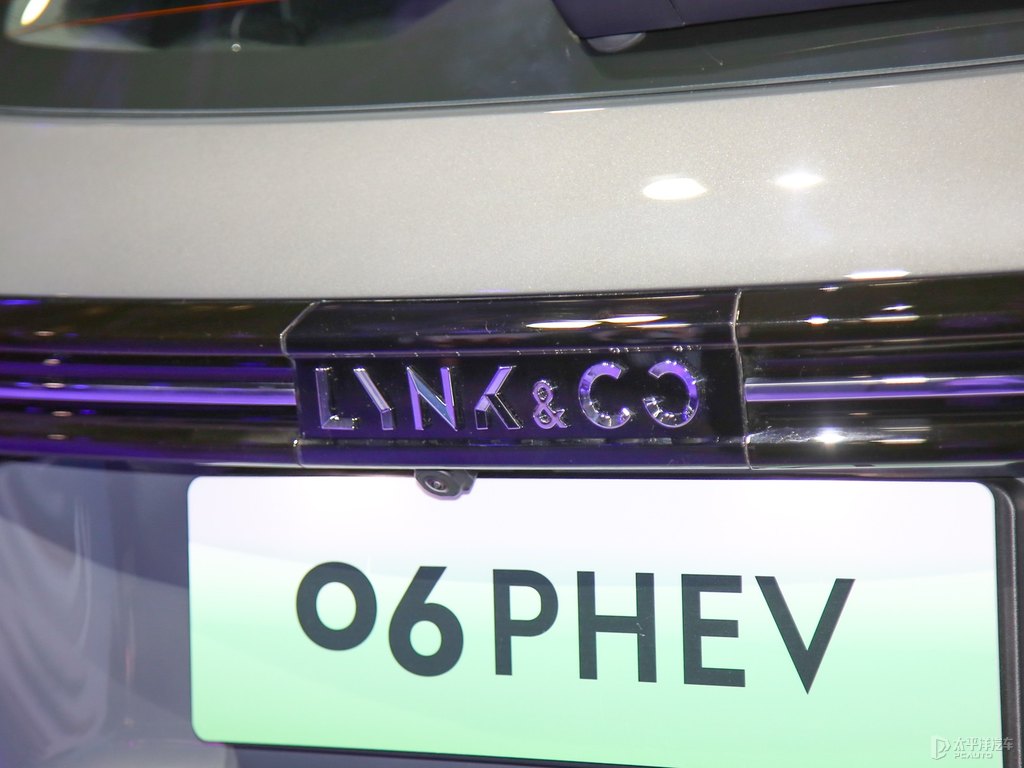 領(lǐng)克06圖片