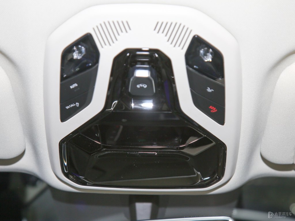領(lǐng)克06圖片