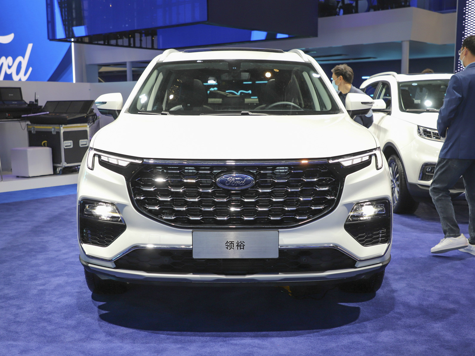 領(lǐng)裕車展高清大圖