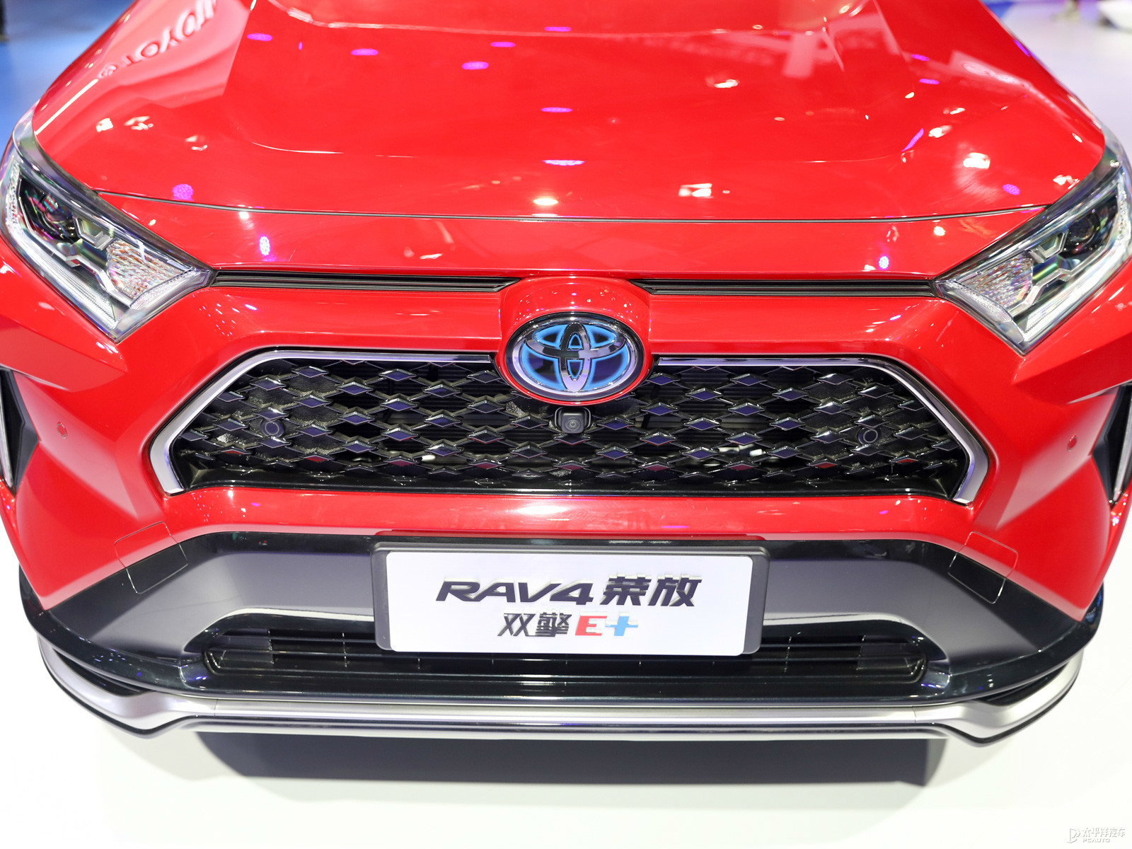 RAV4榮放雙擎E+外觀高清大圖