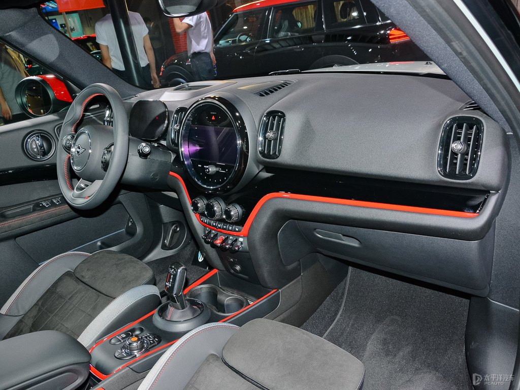 MINI JCW COUNTRYMANDƬ