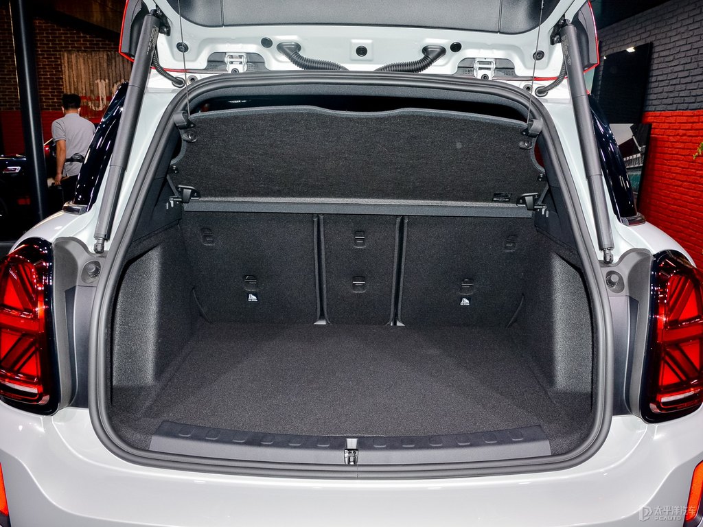 MINI JCW COUNTRYMANDƬ