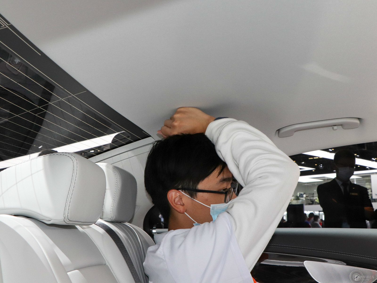 奔馳CLS級(jí)空間高清大圖