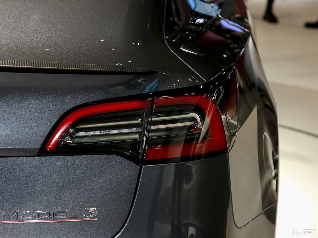Model 3車尾外觀圖片