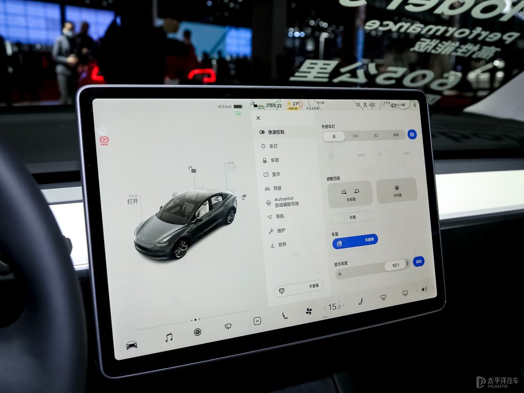 Model 3中控內(nèi)飾圖片