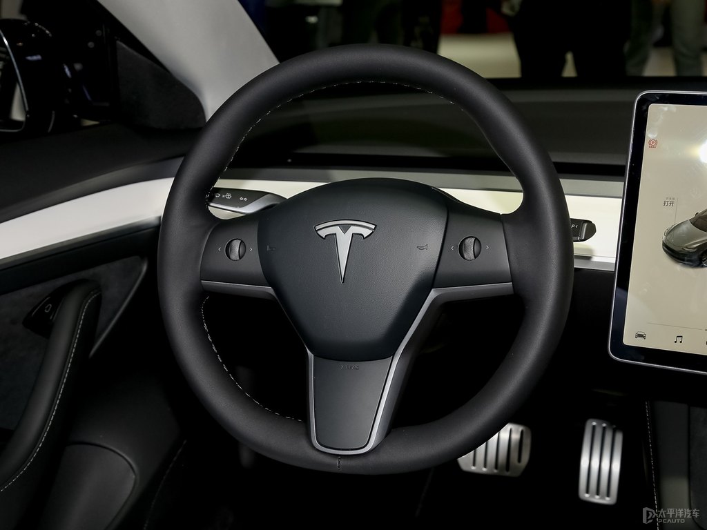 Model 3中控內(nèi)飾圖片