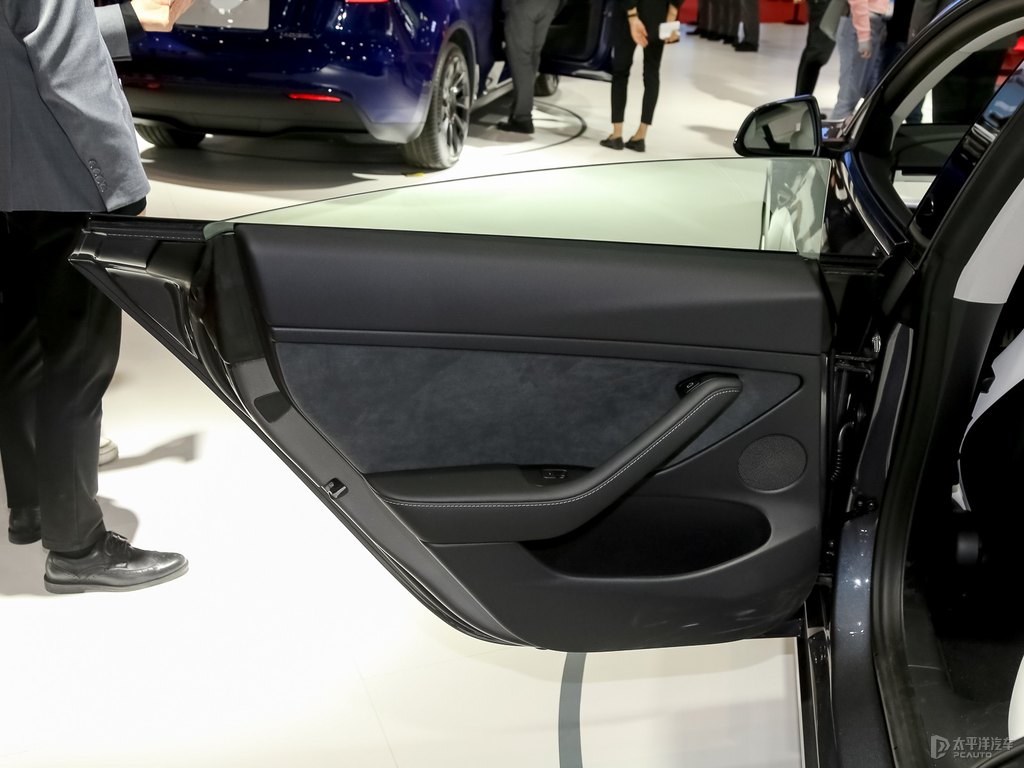 Model 3車廂內飾圖片