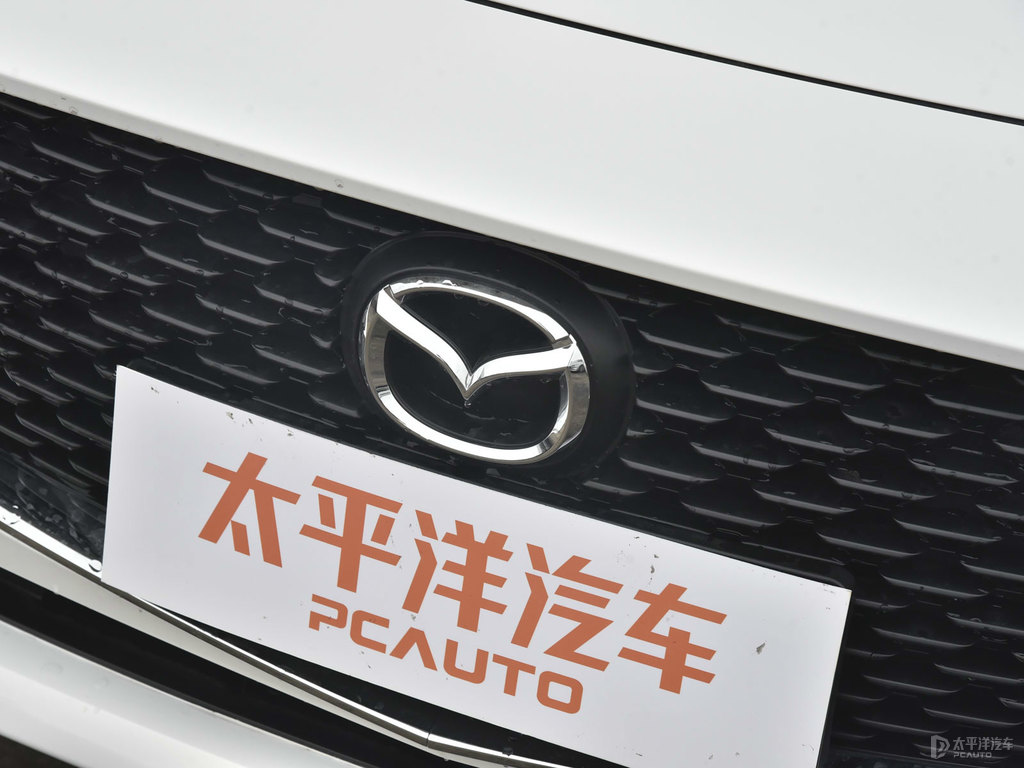 珠光白馬自達(dá)3 昂克賽拉車頭外觀圖片