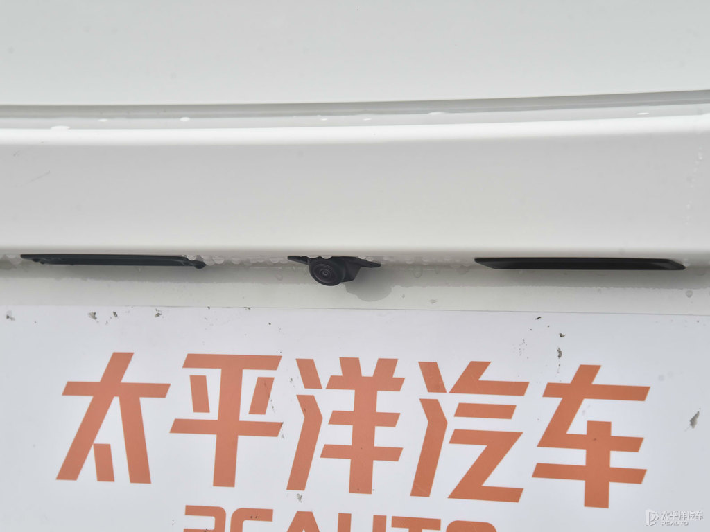 珠光白馬自達(dá)3 昂克賽拉車尾外觀圖片