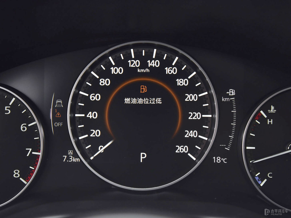 珠光白馬自達(dá)3 昂克賽拉中控內(nèi)飾圖片