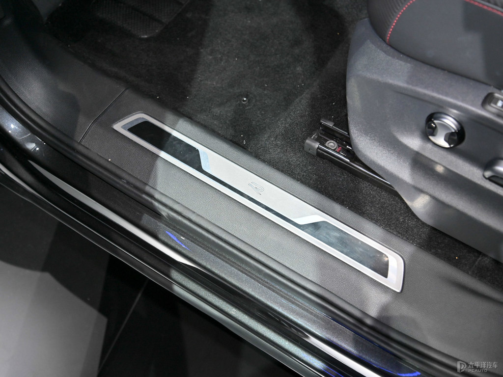 月石灰途昂X車廂內(nèi)飾圖片