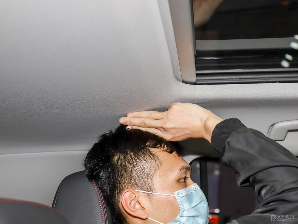 月石灰途昂X駕乘空間空間圖片
