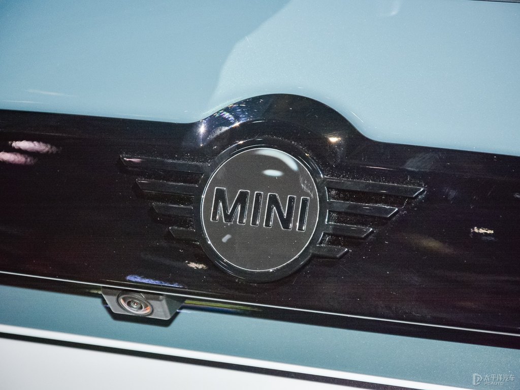 ȼMINI COUNTRYMAN܇β^DƬ