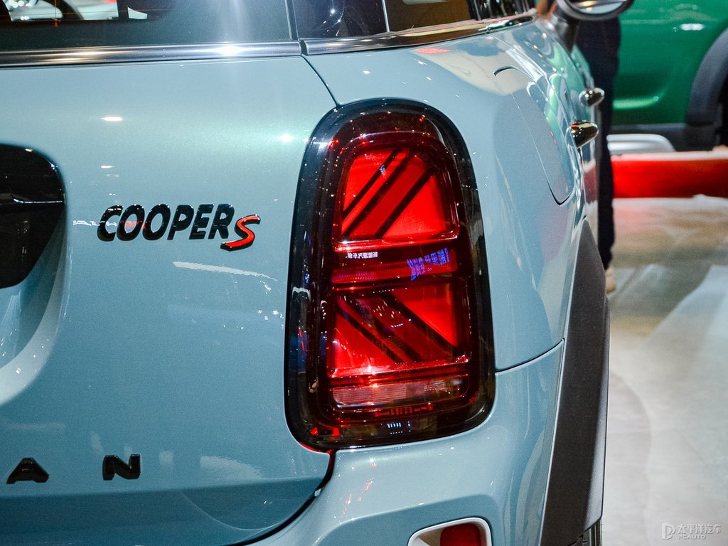 ȼMINI COUNTRYMAN܇β^DƬ