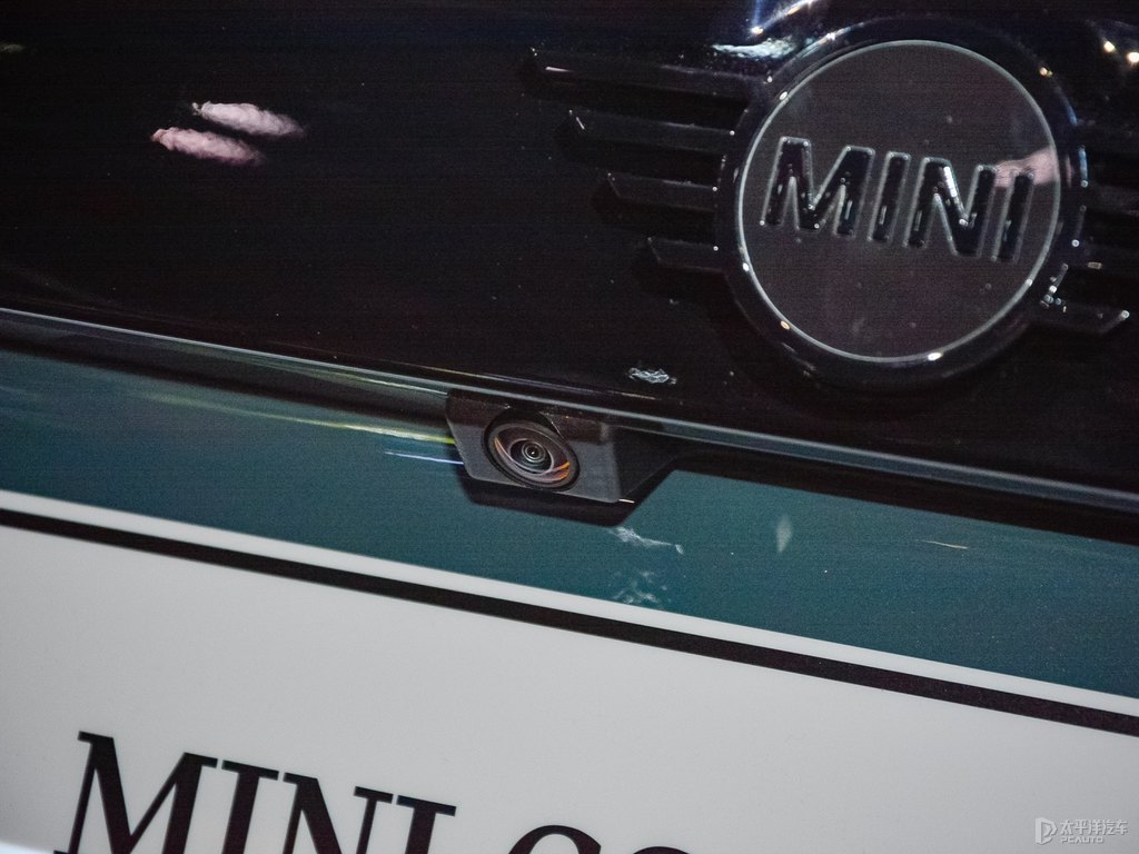 ȼMINI COUNTRYMAN܇β^DƬ