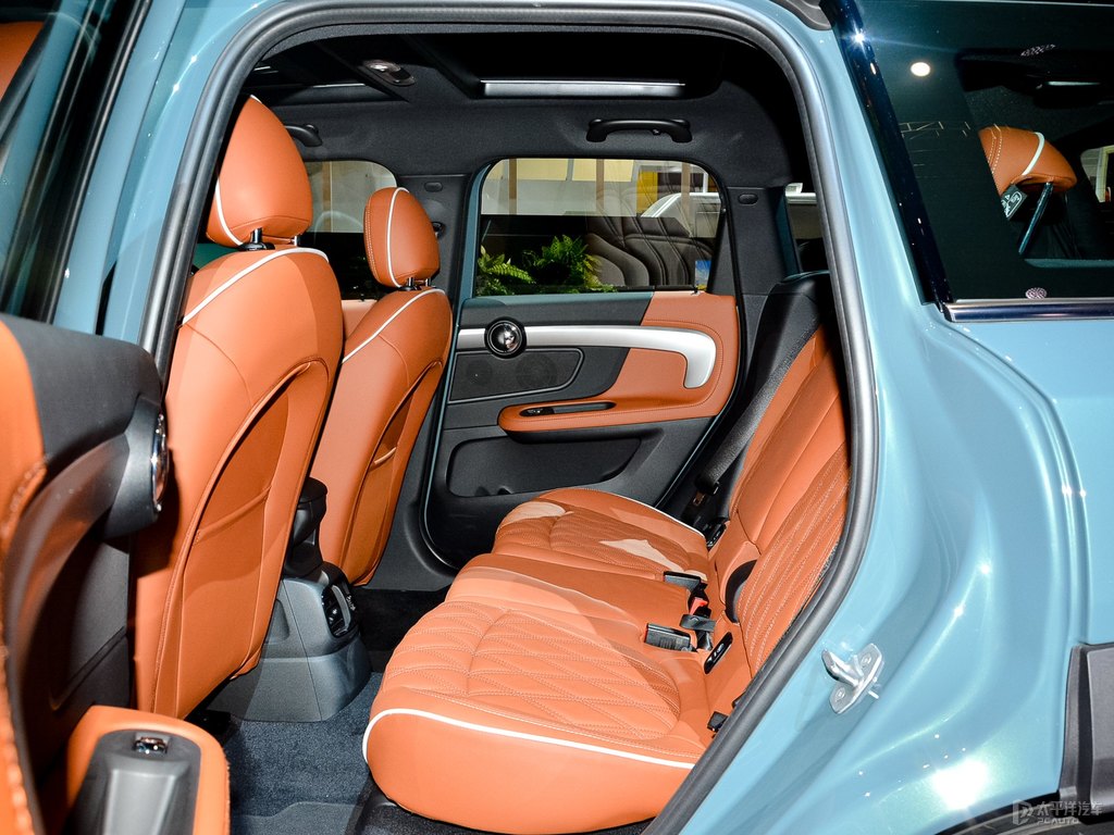 ȼMINI COUNTRYMAN{˿ggDƬ