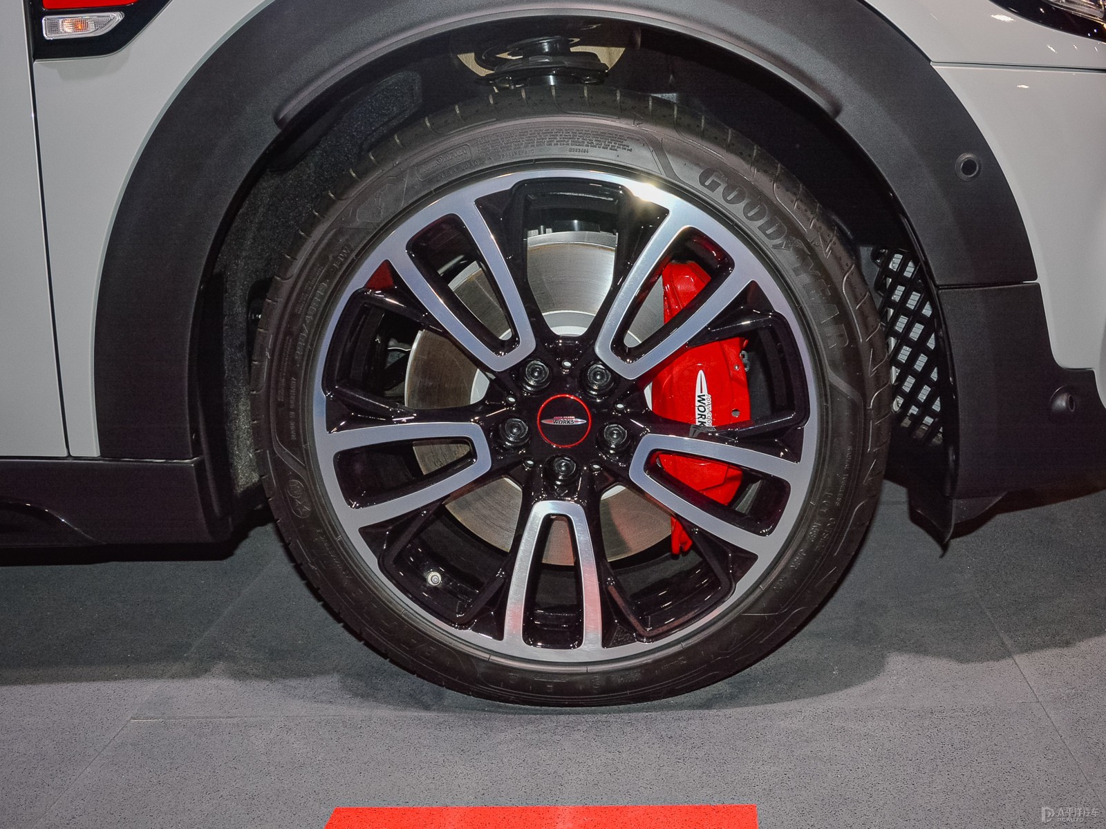 MINI JCW COUNTRYMAN外觀高清大圖