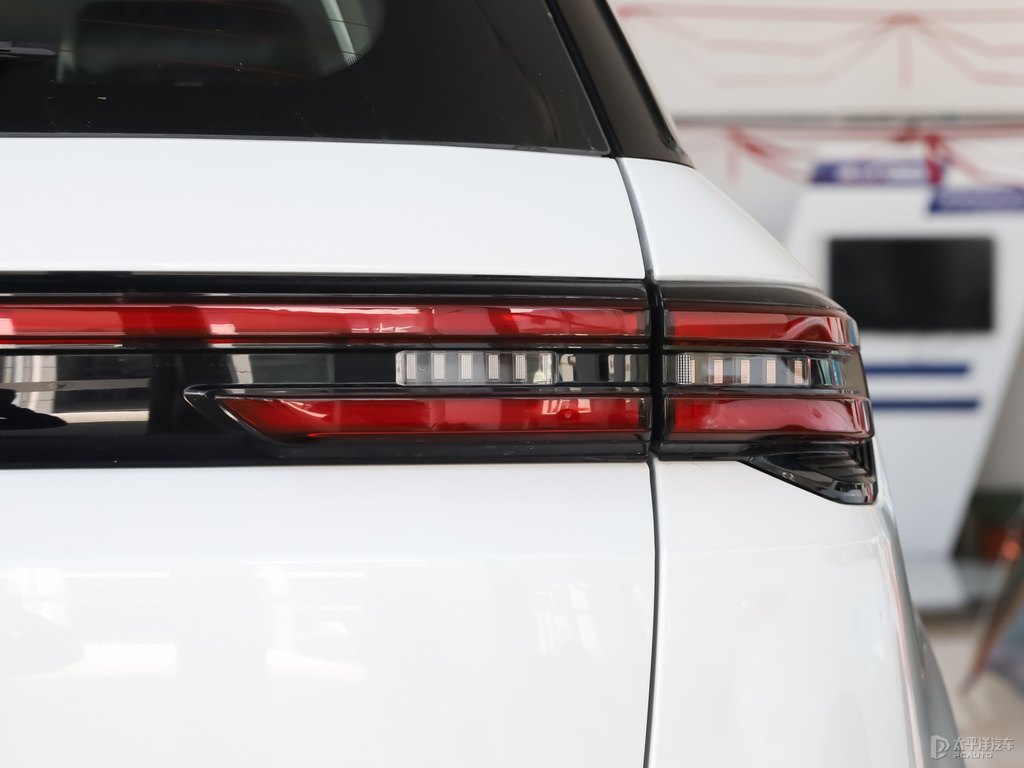 月光白長安CS55PLUS車尾外觀圖片