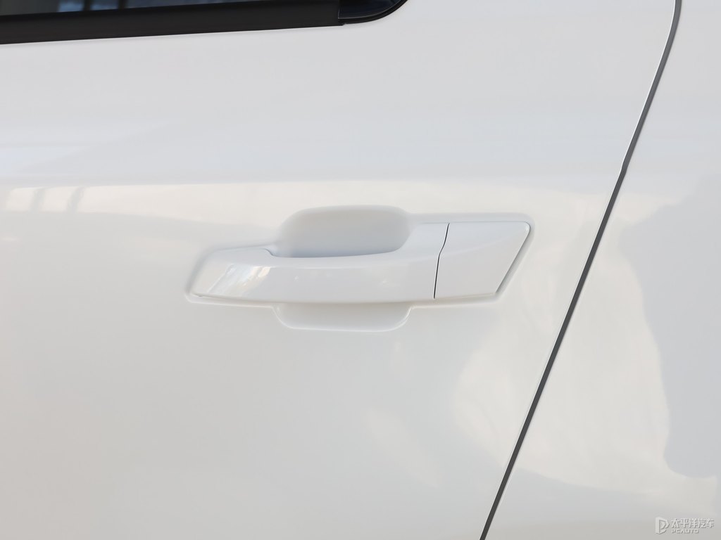 月光白長(zhǎng)安CS55PLUS車(chē)身外觀圖片