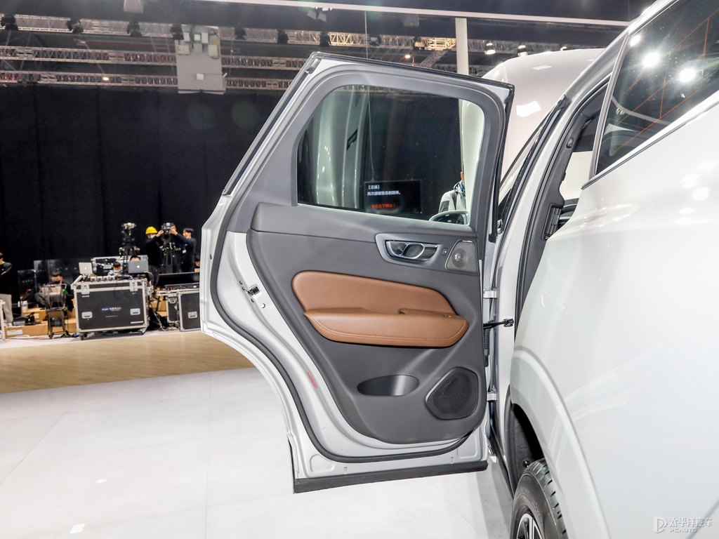 晨光銀沃爾沃XC60車廂內(nèi)飾圖片