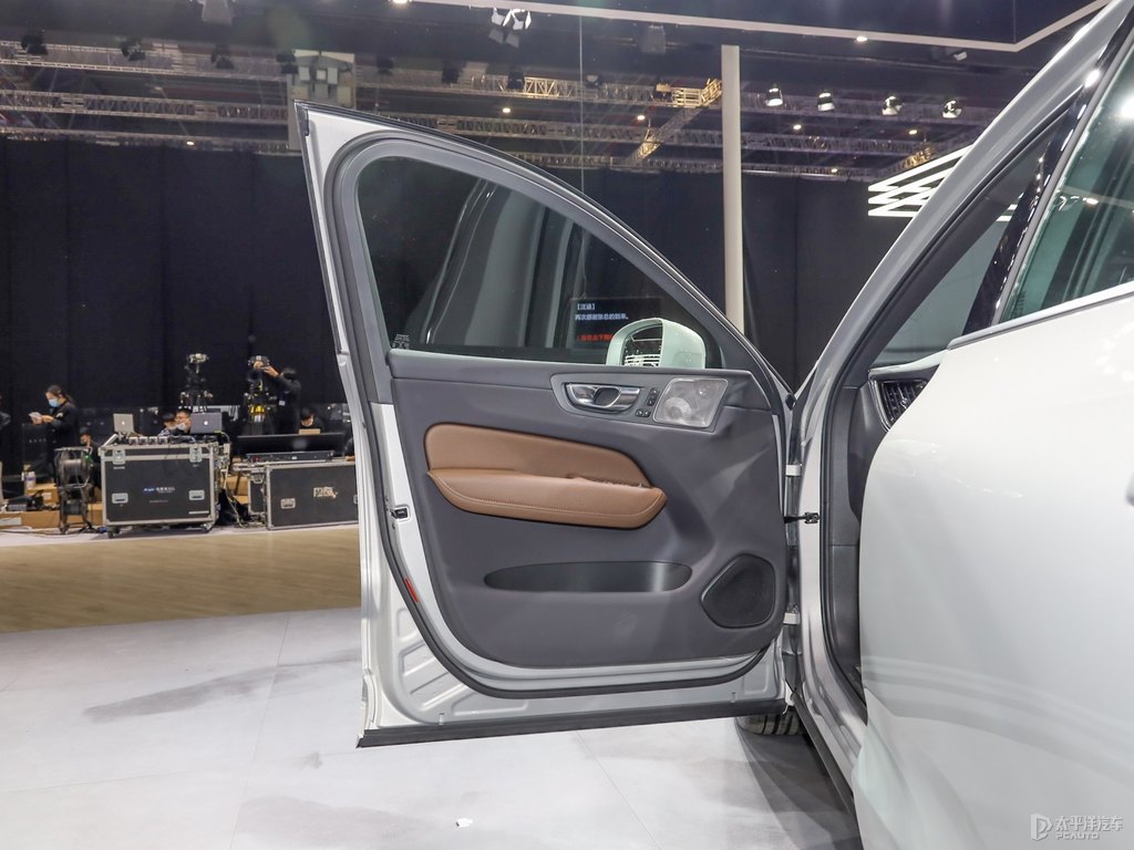 晨光銀沃爾沃XC60車(chē)廂內(nèi)飾圖片