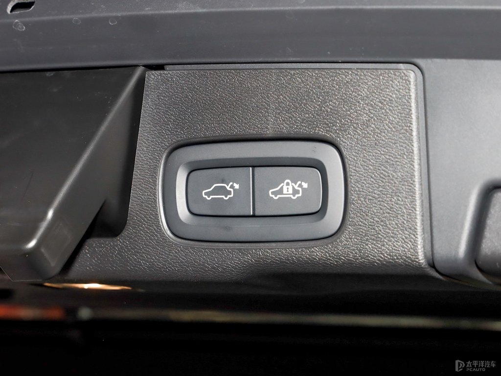 晨光銀沃爾沃XC60后備廂空間圖片