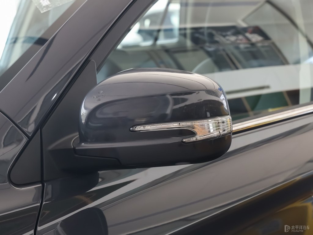 山脈灰宋車身外觀圖片